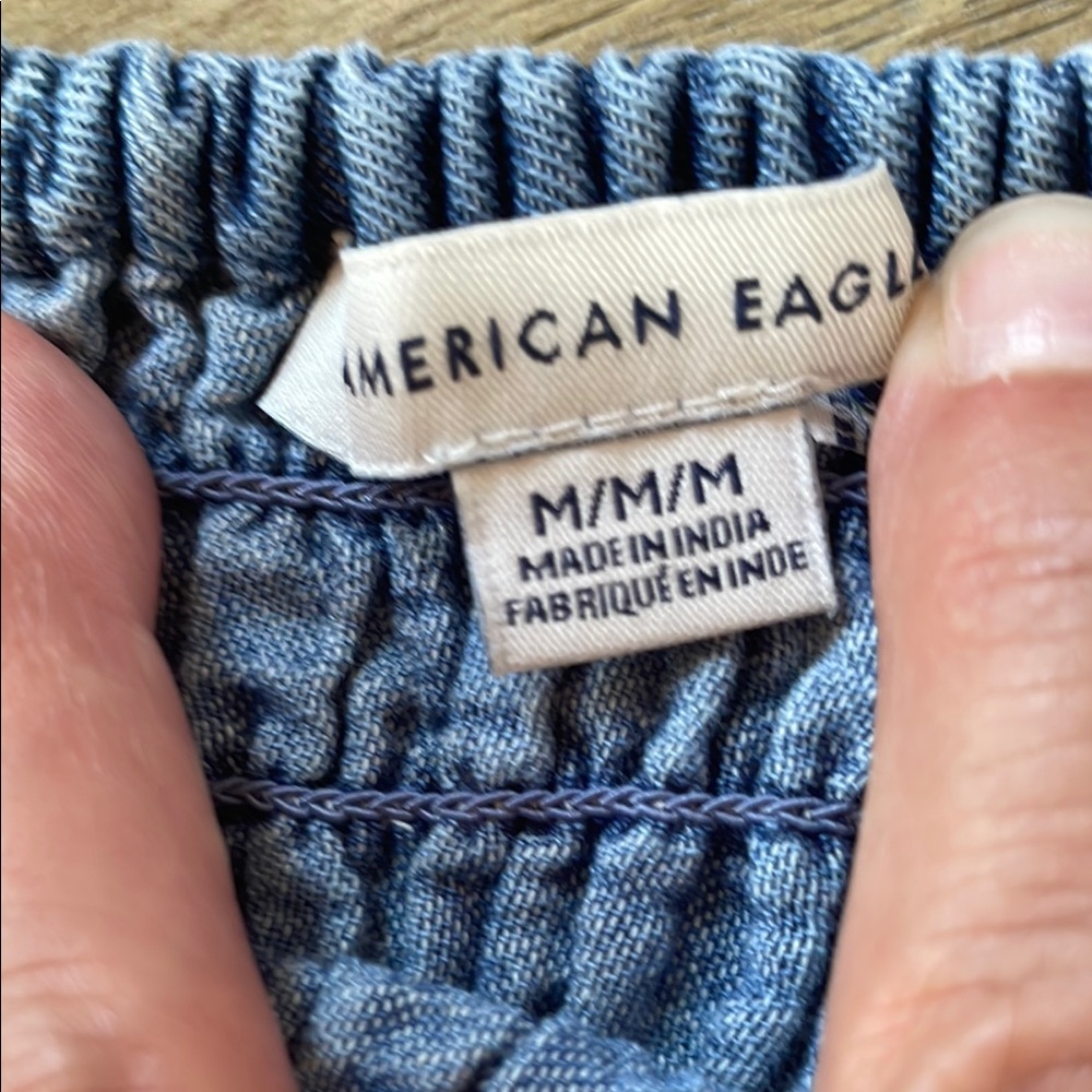 American Eagle Outfitters Blue Smocked Sleeveless Tank - Picture 3 of 4